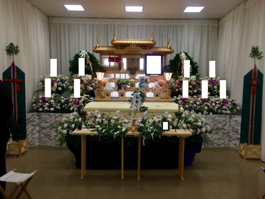 事例のご紹介 桐ケ谷斎場 ひなたの家族葬 神道式 公式 お葬式のひなた
